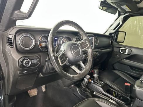 Used 2020 Jeep Gladiator Overland image 13