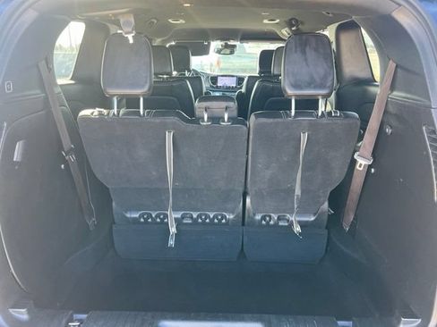Used 2025 Chrysler Pacifica Select FWD image 44