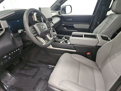 Used 2026 Toyota Tundra Limited AWD/4WD image 14