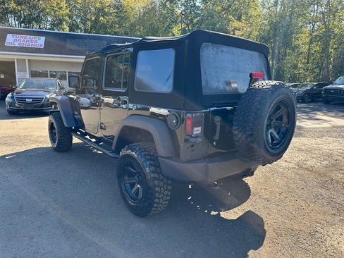 Used 2016 Jeep Wrangler Unlimited Sport w/ Connectivity Group image 5