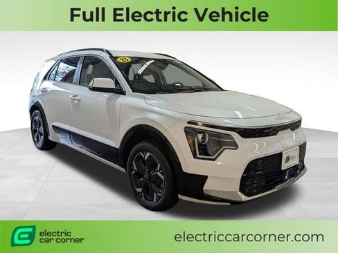 Used 2023 Kia Niro Wind FWD image 1