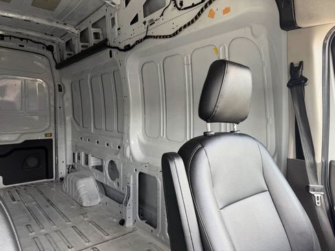 Used 2023 Ford Transit 250 148 High Roof AWD image 21
