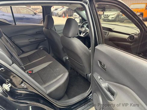 Used 2020 Nissan Kicks S image 11