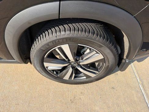 Certified 2023 Nissan Rogue SL w/ SL Premium Package FWD image 11