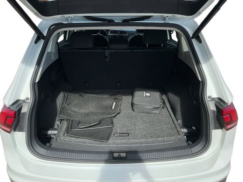 Used 2022 Volkswagen Tiguan SE image 23