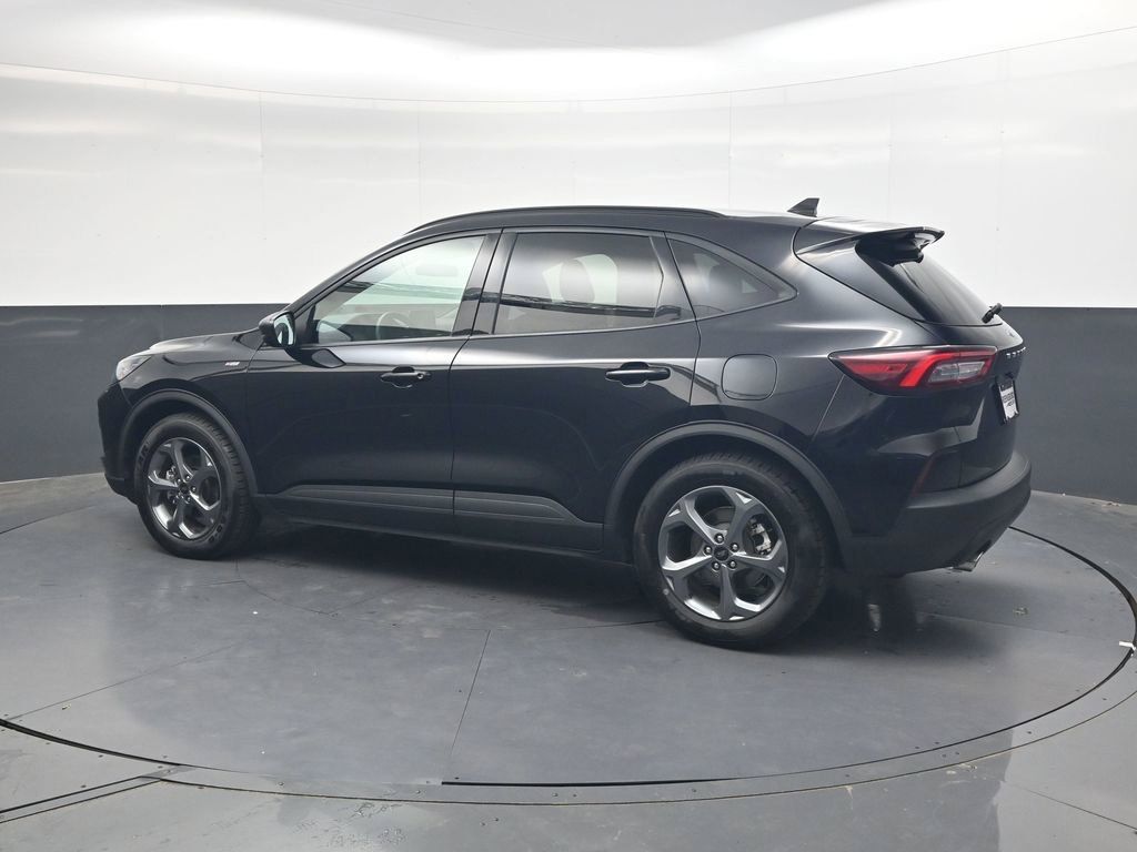 Used 2025 Ford Escape ST-Line FWD image 8