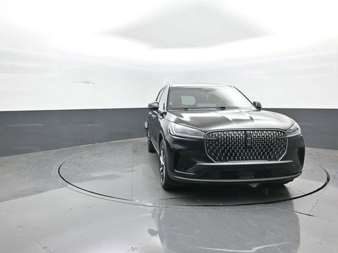 Used 2025 Lincoln Aviator Reserve w/ Equipment Group 201A AWD/4WD image 2