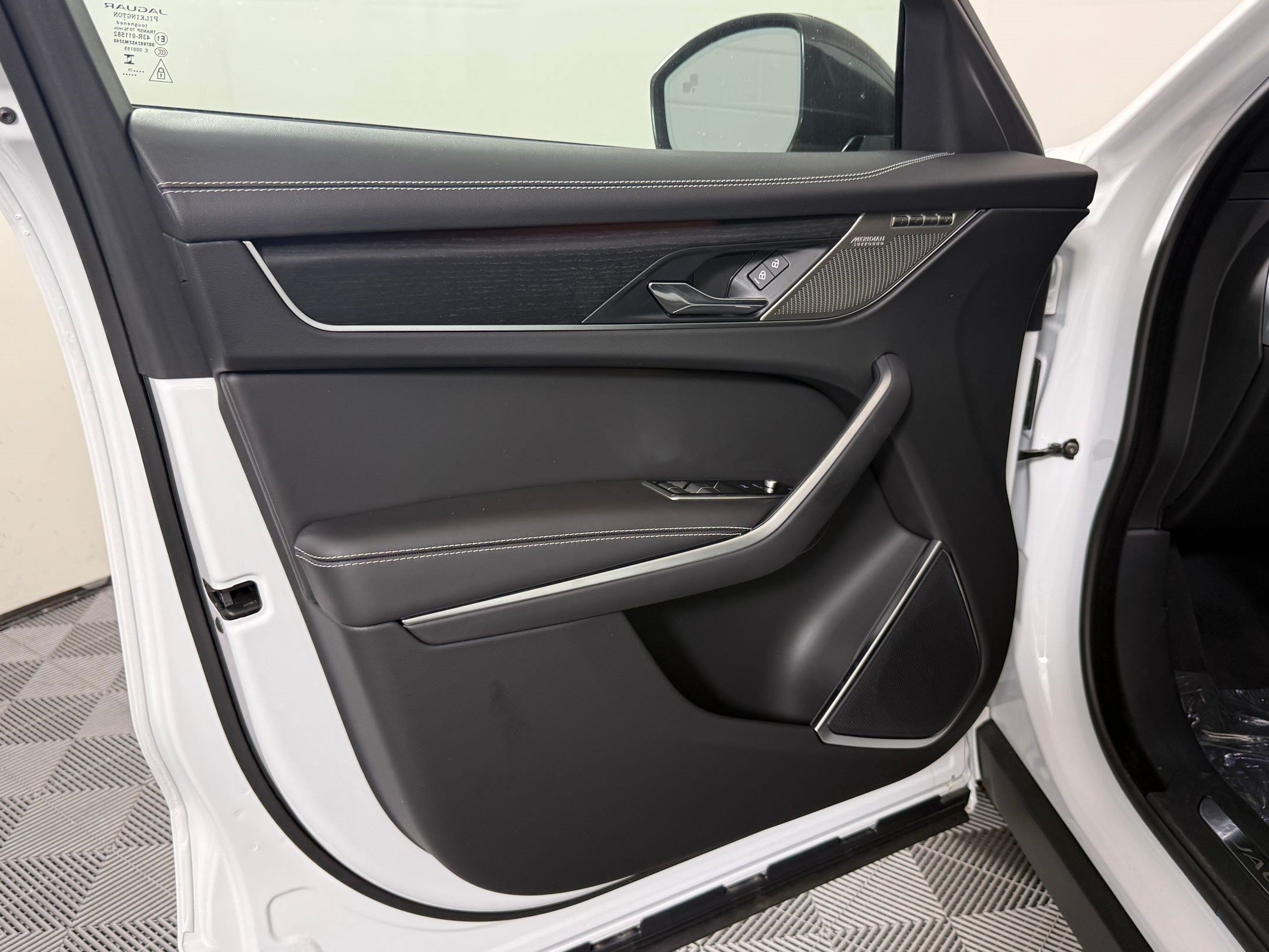 New 2026 Jaguar F-PACE R-Dynamic S AWD/4WD image 24