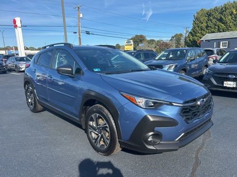 Used 2024 Subaru Crosstrek 2.0i Premium image 3
