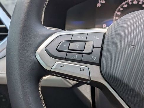 Certified 2026 Volkswagen Taos SE FWD image 29