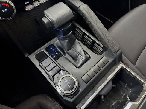 Certified 2025 Toyota Tacoma SR5 image 19