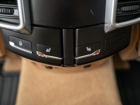 Used 2014 Porsche Cayenne Diesel AWD/4WD image 9