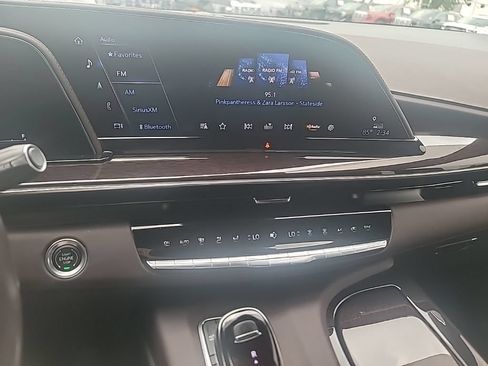 Certified 2024 Cadillac Escalade Sport Platinum w/ LPO, ONYX Package AWD/4WD image 21