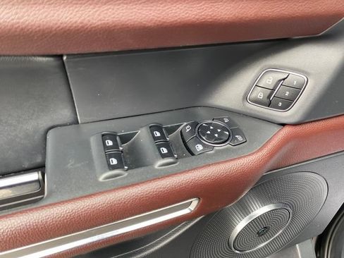 Used 2024 Ford Expedition Limited AWD/4WD image 17