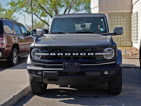 Used 2024 Ford Bronco Outer Banks image 2