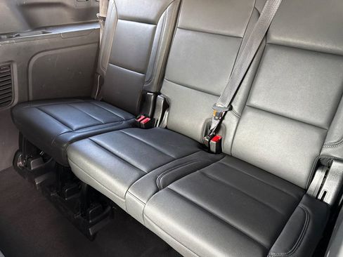 Used 2024 Chevrolet Suburban LT image 24