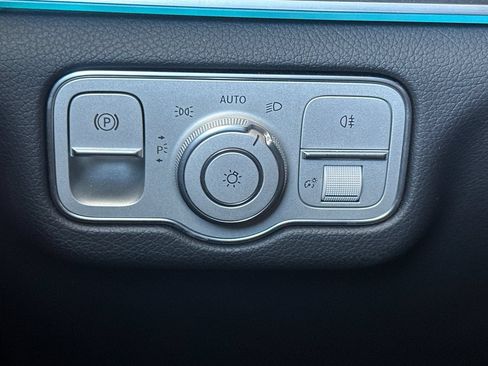 Used 2022 Mercedes-Benz GLS 450 4MATIC image 32