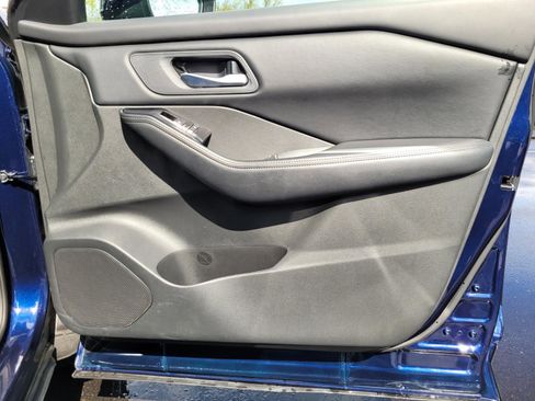 Used 2025 Nissan Rogue SV FWD image 22