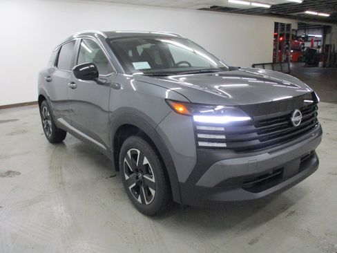 New 2026 Nissan Kicks SV w/ SV Premium Package image 3