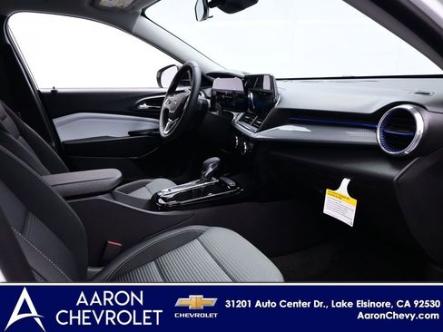 New 2026 Chevrolet Trax LT image 9