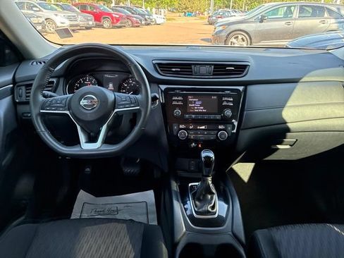 Used 2017 Nissan Rogue SV AWD/4WD image 23