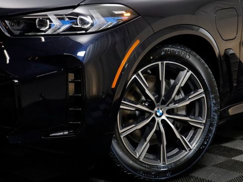 New 2026 BMW X5 xDrive50e w/ M Sport Package AWD/4WD image 3