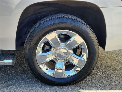 Used 2019 Chevrolet Tahoe LT w/ LT Signature Package image 33