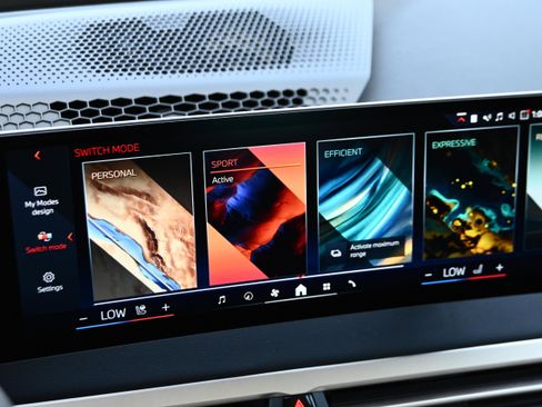 Certified 2024 BMW iX xDrive50 w/ Premium Package image 30