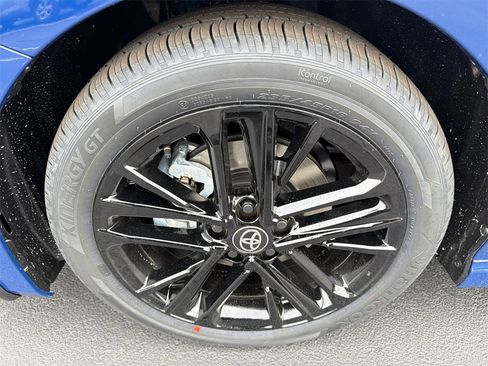 Used 2026 Toyota Camry SE w/ Multimedia Upgrade Package image 11