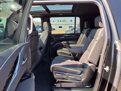 Used 2021 Cadillac Escalade ESV Sport w/ Driver Assist Tech Package AWD/4WD image 10