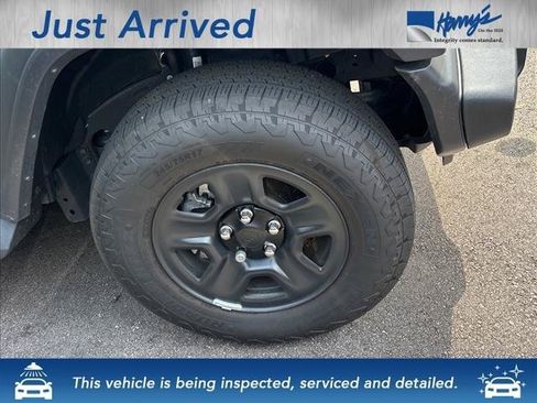 Used 2025 Jeep Wrangler Sport AWD/4WD image 3