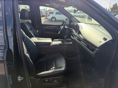 Used 2022 Cadillac Escalade Sport Platinum AWD/4WD image 12