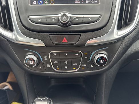 Used 2021 Chevrolet Equinox LT image 18