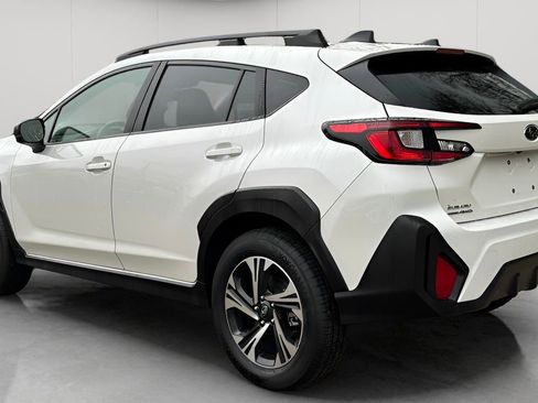 Used 2025 Subaru Crosstrek 2.0i Premium image 8
