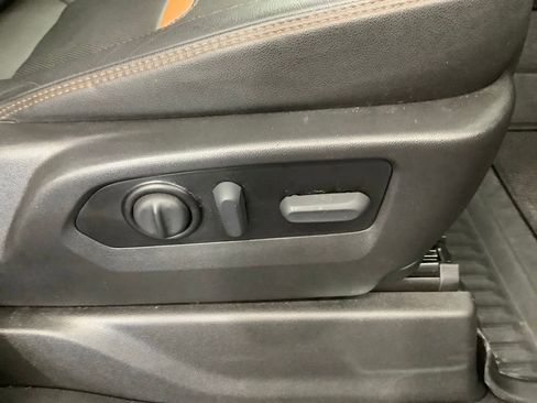 Used 2022 GMC Sierra 1500 AT4 w/ AT4 Premium Package AWD/4WD image 26