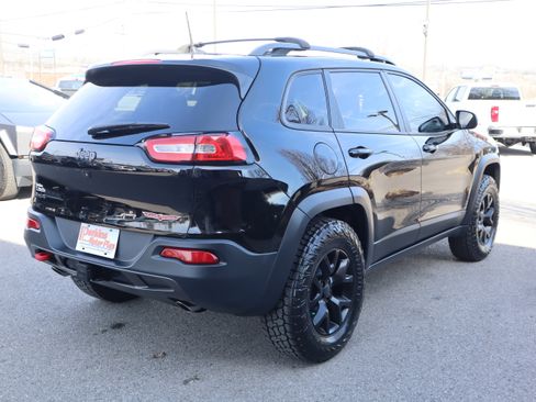 Used 2017 Jeep Cherokee Trailhawk w/ Trailer Tow Group image 7