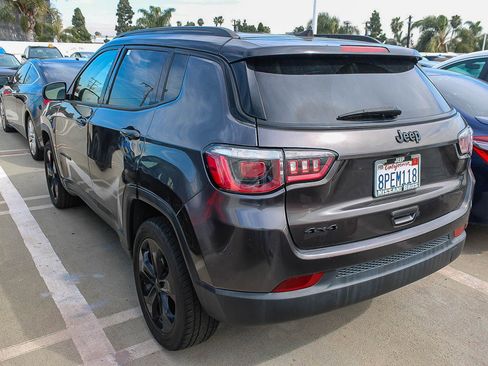 Used 2020 Jeep Compass Latitude image 3