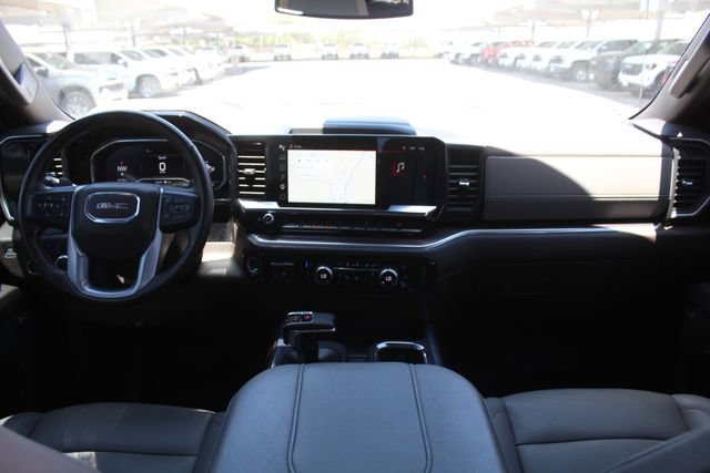 Used 2025 GMC Sierra 1500 SLT AWD/4WD image 21