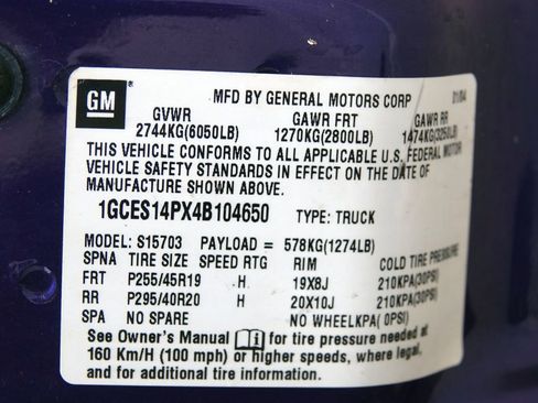 Used 2004 Chevrolet SSR w/ Preferred Equipment Group image 36