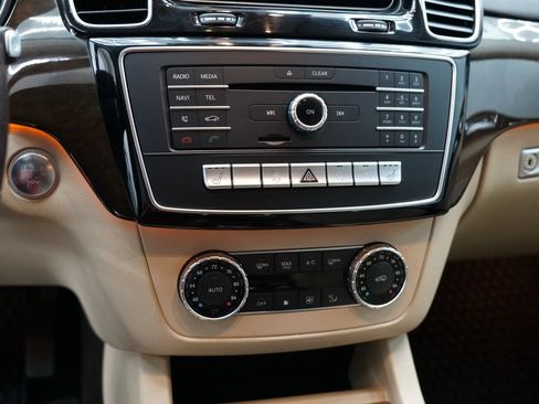 Used 2018 Mercedes-Benz GLS 450 4MATIC image 25