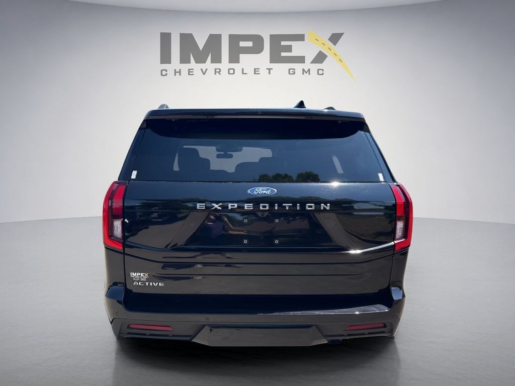 Used 2025 Ford Expedition Active AWD/4WD image 4