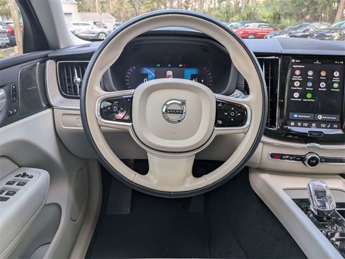 Certified 2023 Volvo XC60 B5 Ultimate w/ Climate Package image 15