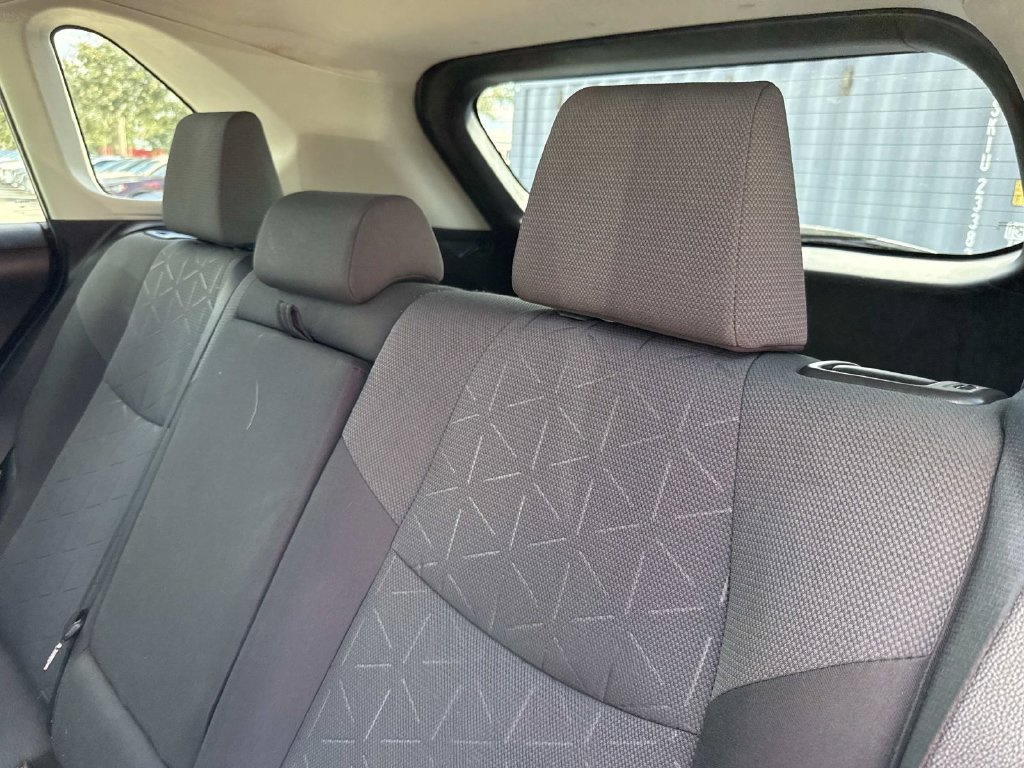 Used 2021 Toyota RAV4 XLE w/ Convenience Package FWD image 14