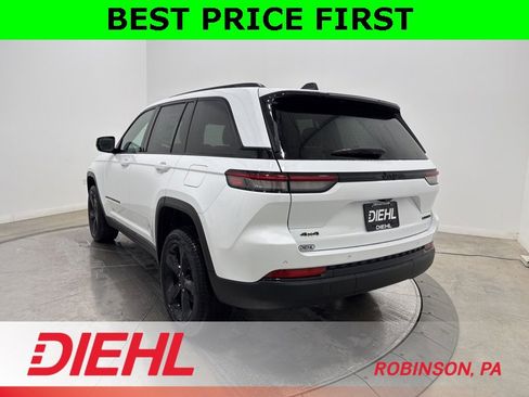 New 2025 Jeep Grand Cherokee Limited w/ Black Appearance Package image 5