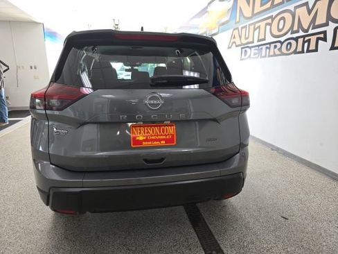 Used 2026 Nissan Rogue SV AWD/4WD image 6