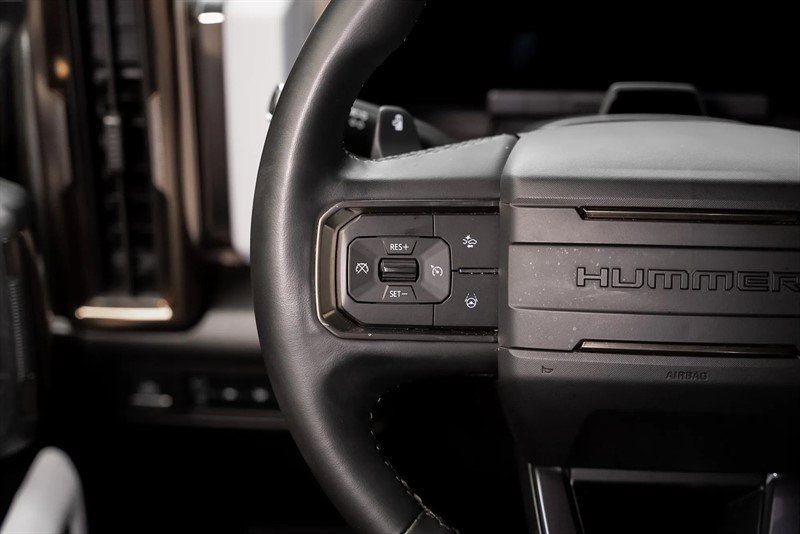 Used 2024 GMC Hummer EV 2X w/ LPO, Illumination Package AWD/4WD image 38