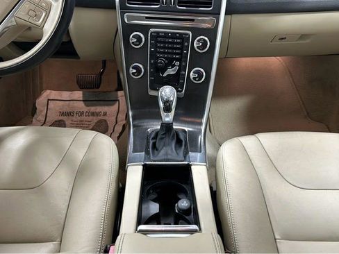 Used 2016 Volvo XC60 T5 Premier image 12