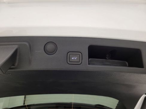 New 2026 Chevrolet Equinox LT w/ Convenience Package II image 2