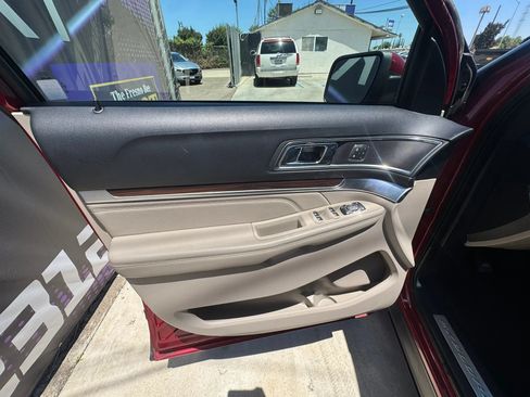 Used 2019 Ford Explorer Limited w/ Class III Trailer Tow Package FWD image 10