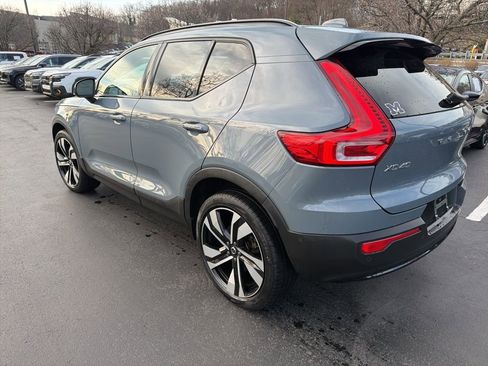 Used 2023 Volvo XC40 B5 Plus w/ Protection Package Premier image 2